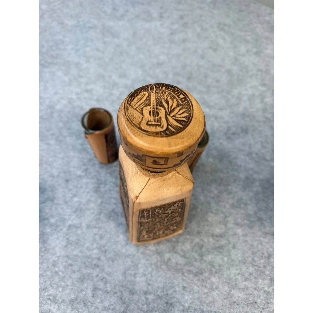 Vintage‎ Guadalajara Mexico Leather Wrapped Tequila Decanter and 2 Shot Glasses